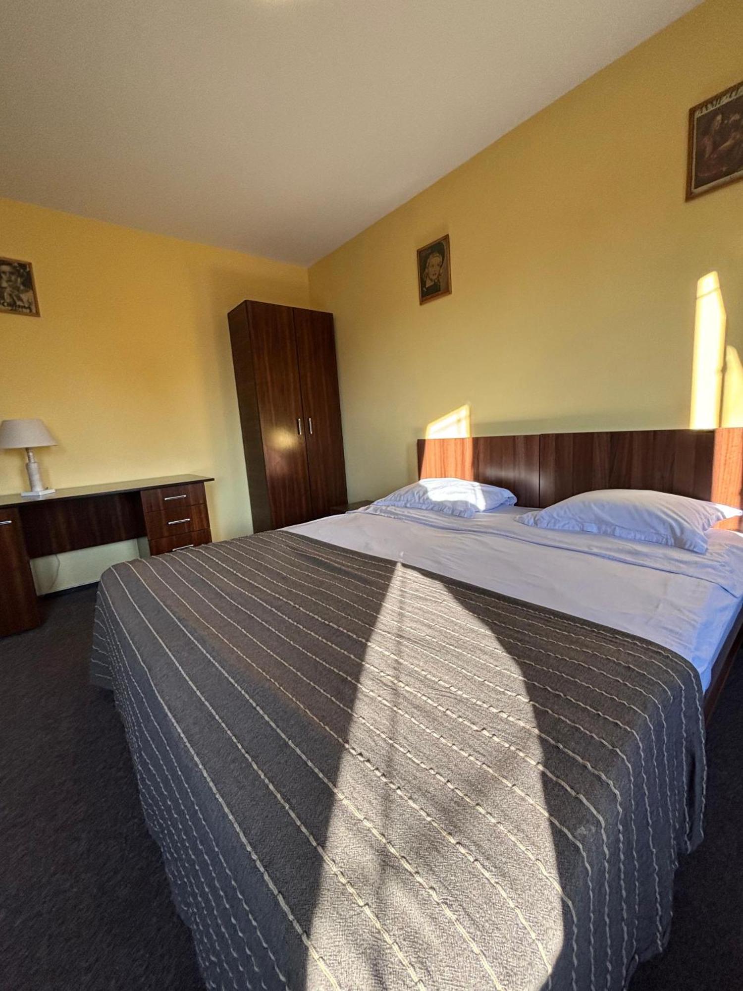 La O Barfa Apartamento Ploieşti Exterior foto