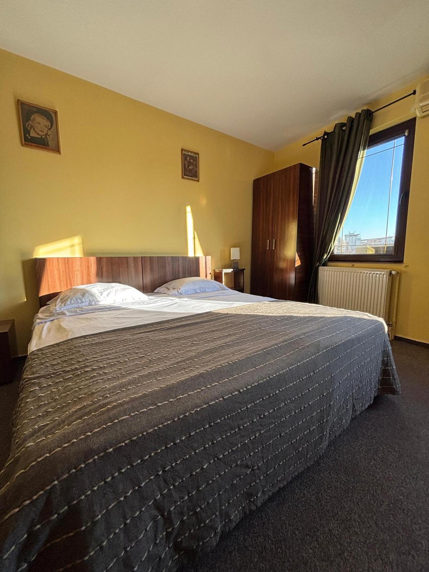 La O Barfa Apartamento Ploieşti Exterior foto